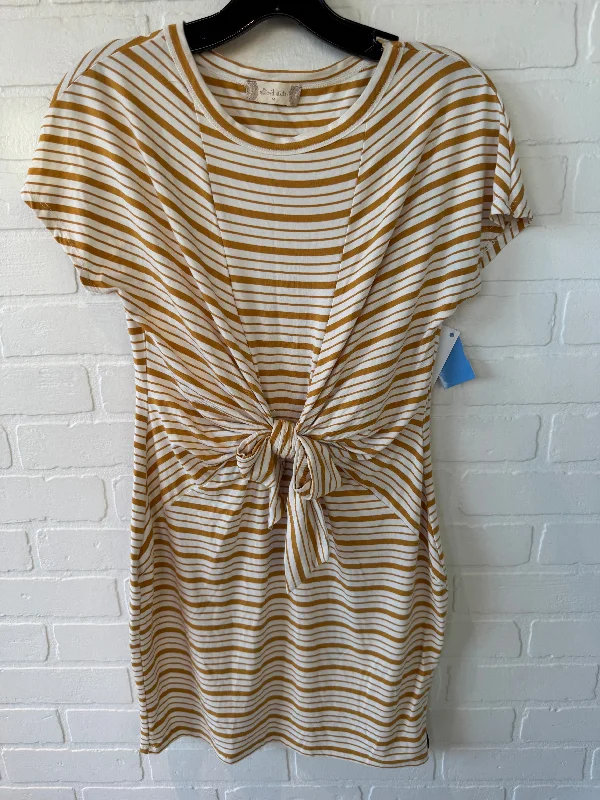 Dress Casual Short By Altard State In Cream & Yellow, Size: M